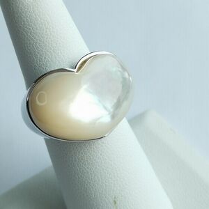 Mother of pearl ring dome heart ring size 8 🆕